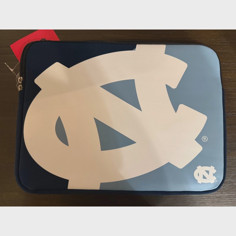 University of North Carolina Foco Brand Zippered 15 x 11 Laptop Sleeve- NWT